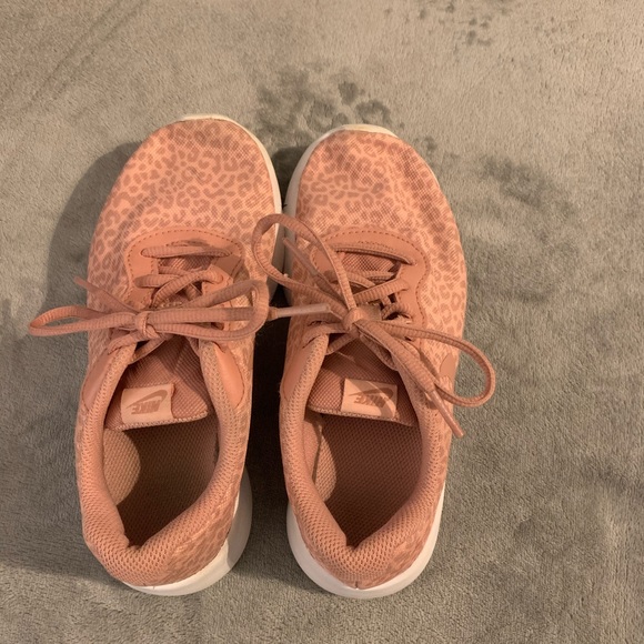 Blush cheetah 🐆 sneakers - Picture 5 of 6